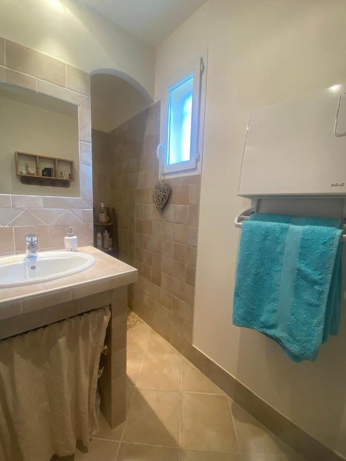 Chambre D'Hotes Le Jardin Des Cigales Bed & Breakfast โอบิยอง ภายนอก รูปภาพ