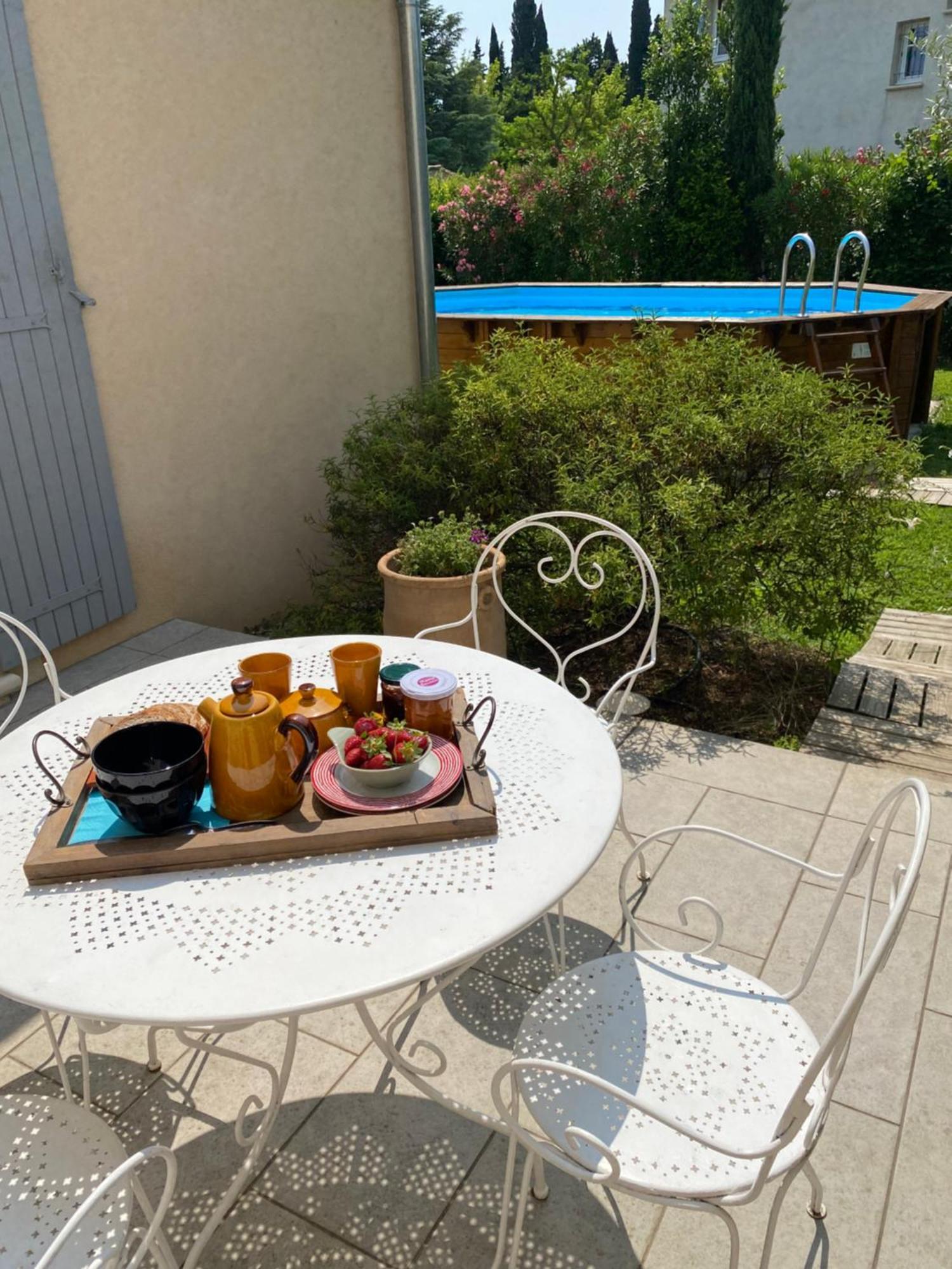 Chambre D'Hotes Le Jardin Des Cigales Bed & Breakfast โอบิยอง ภายนอก รูปภาพ
